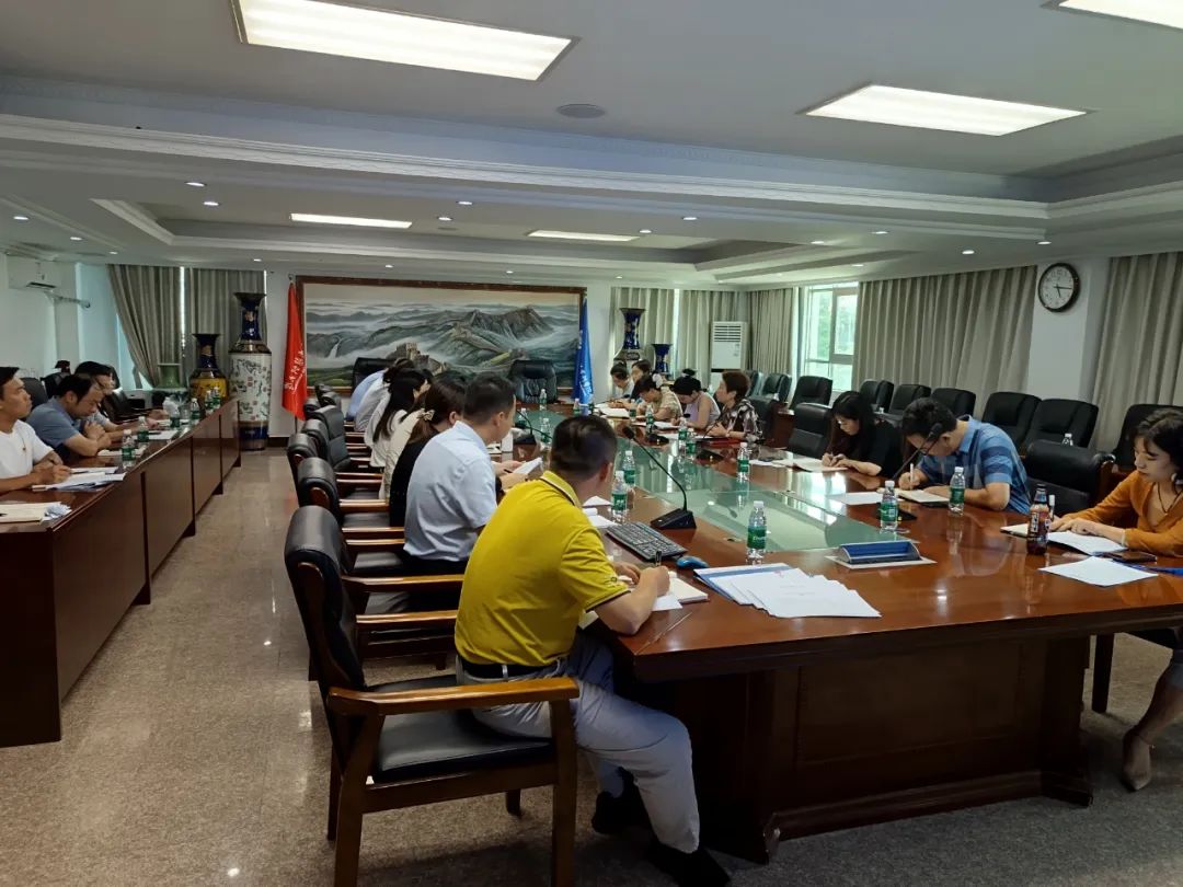张彩虹参加党政办党支部学习教育交流会时要求：以严实作风筑牢中枢防线，全力服务学校高质量发展